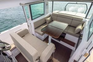 axopar-37-xc-cross-cabin-c18e0b55-ca03-42dc-95f8-973e6aedb018